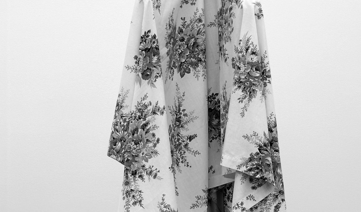 Myfanwy MacLeod, Ghost (2006), costumed mannequin