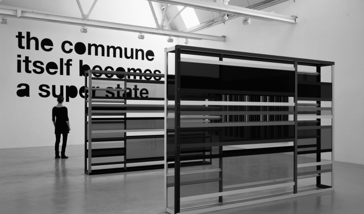 Liam Gillick, documentation of the performance Construcción de Uno (Prequel), Tate Britain, 22 April 2006. Photograph by Christian McDonald. Courtesy of the artist.